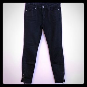 Vineyard Vines Size 6 Black Zipper Ankle Jeans